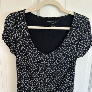 American Eagle Outfitters Black and White Fitted Blouse